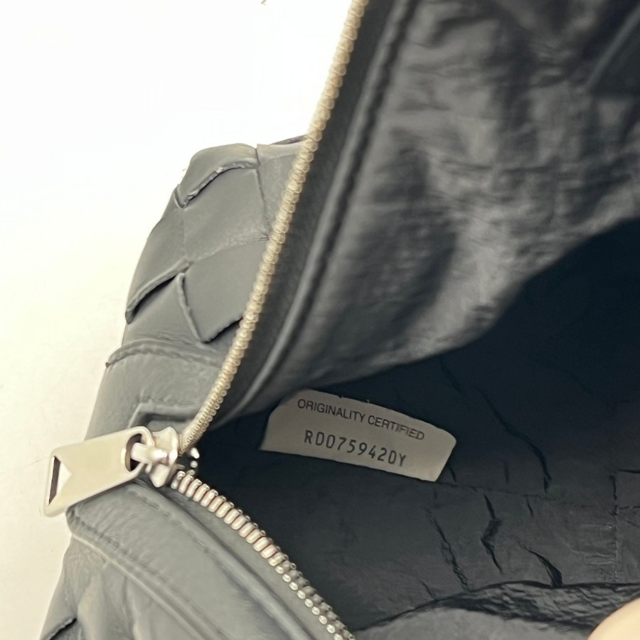 Intrecciato Vertical Wallace Pouch