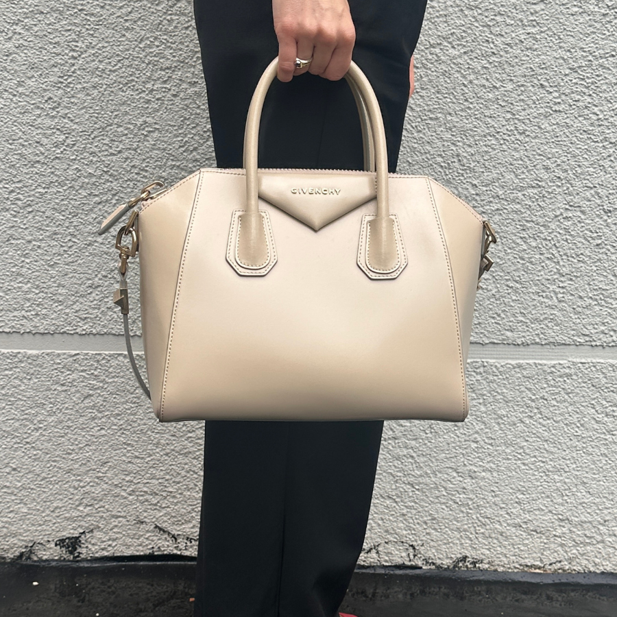Antigona Medium Handbag