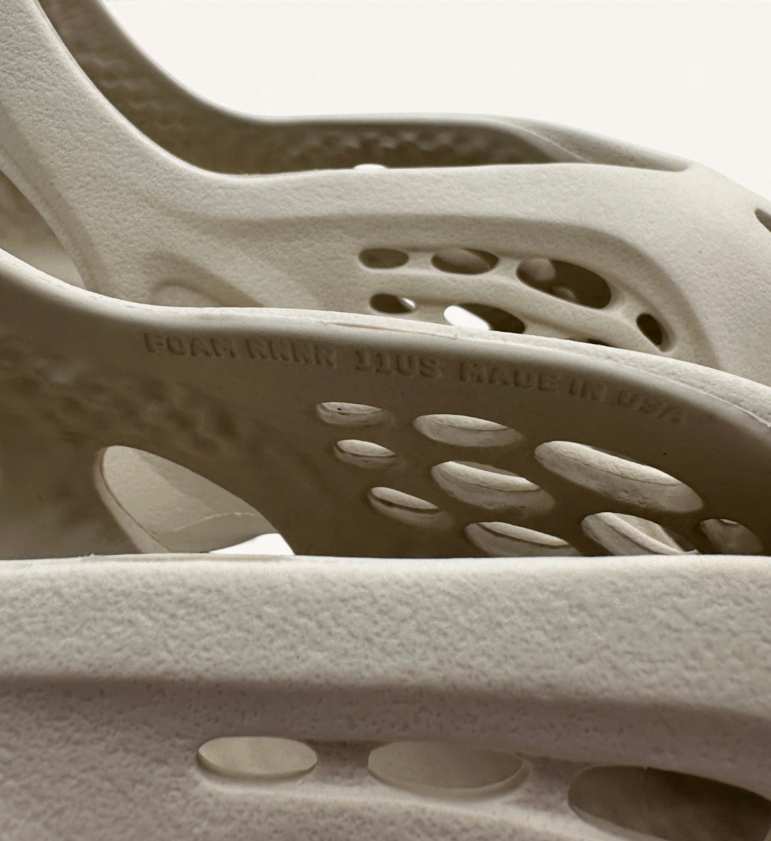 yeezy Foam RNNR