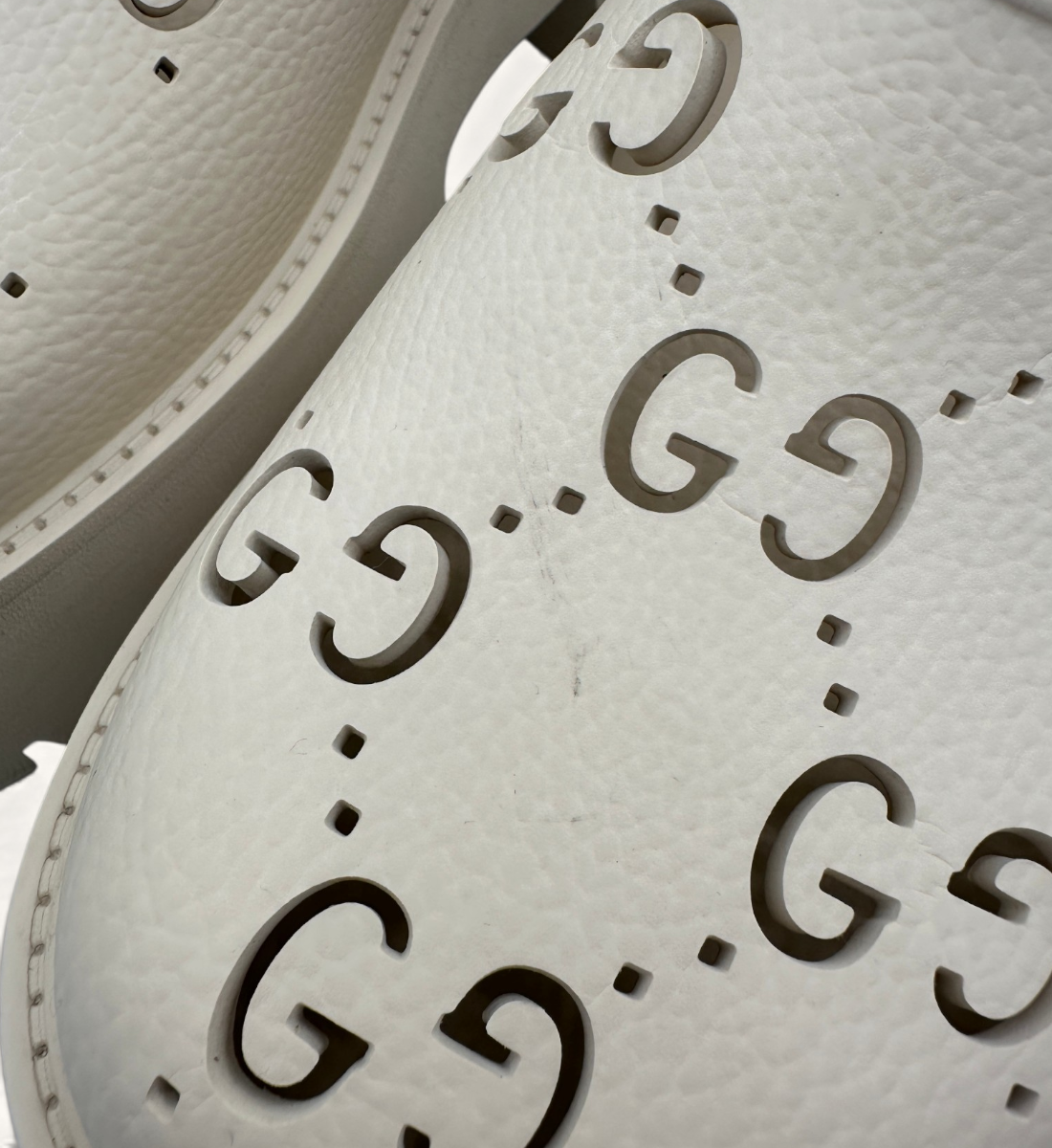 GG-Perforated Rubber Clogs