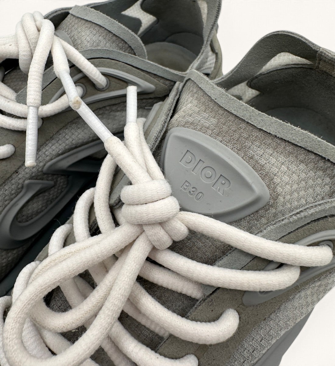 B30 Sneakers