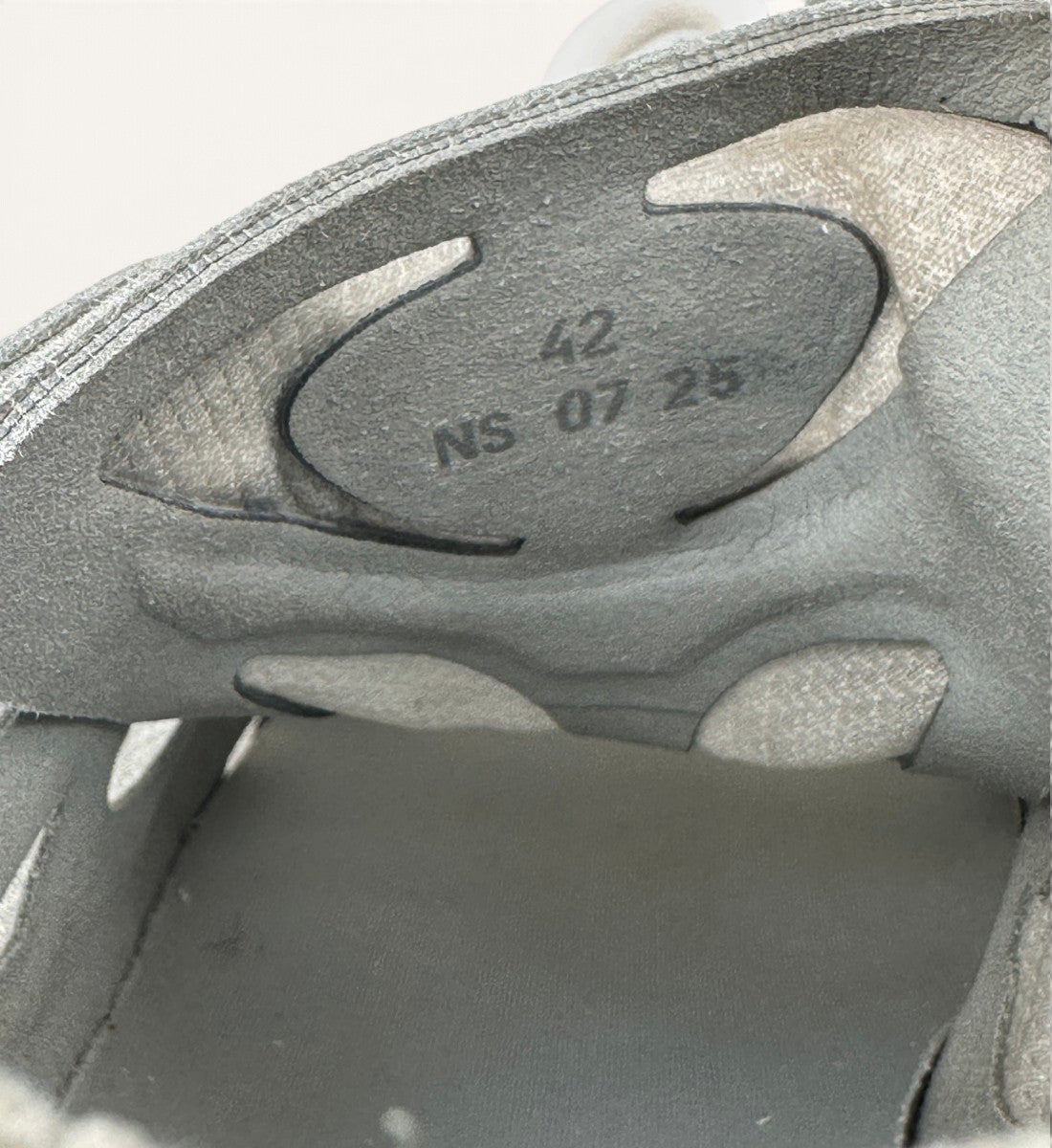 B30 Sneakers
