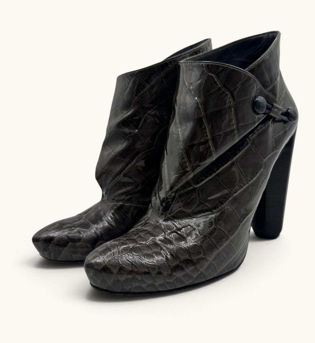 Delft Cornelia High-Heeled Ankle Booties