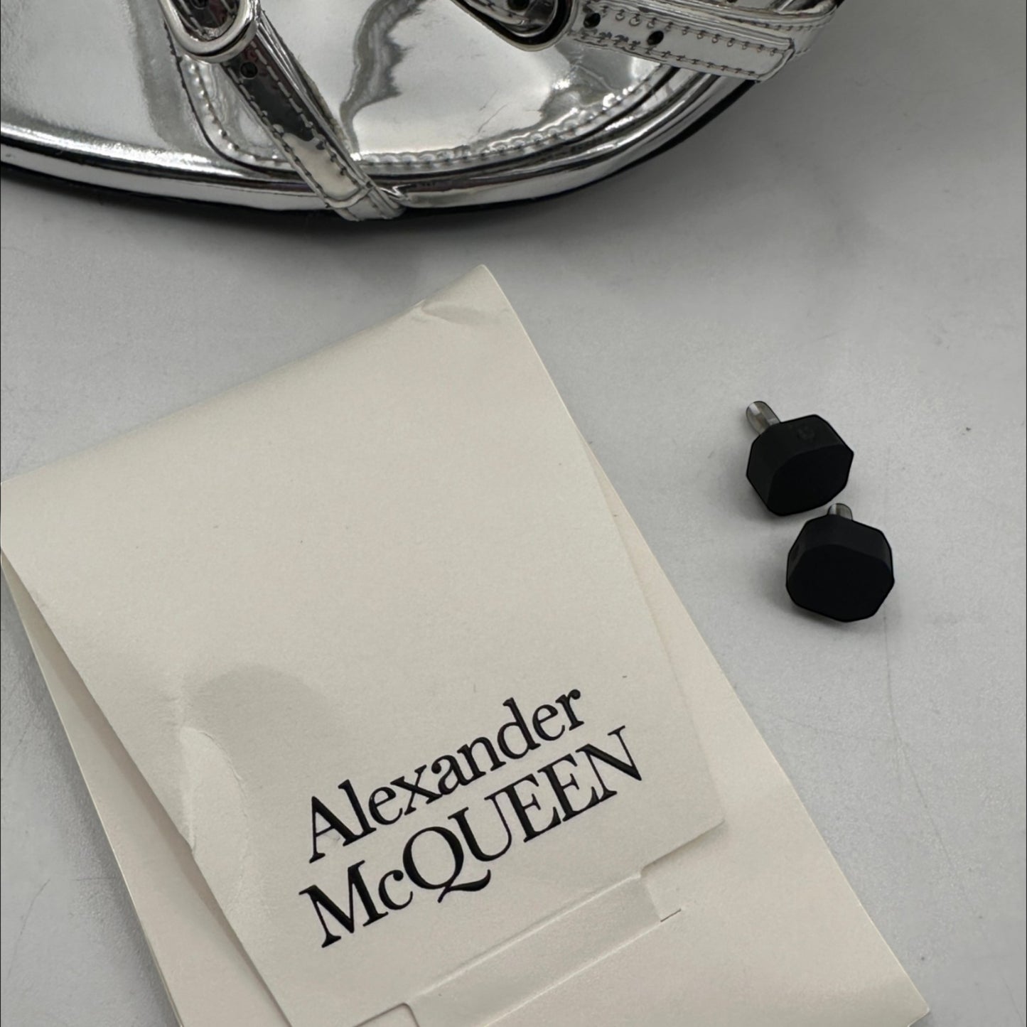 Alexander McQueen · luxury shoes · silver heels · stiletto · strappy sandals · designer footwear · prabangūs bateliai · second hand luxury · McQueen original · metallic sandals · Made in Italy · aukštakulniai · vestuviniai bateliai · vakariniai bateliai
Alexander McQueen silver sandals strappy heels stiletto sandals luxury shoes designer heels metallic sandals McQueen original box second hand luxury wedding heels evening sandals open toe heels buckle sandals Made in Italy