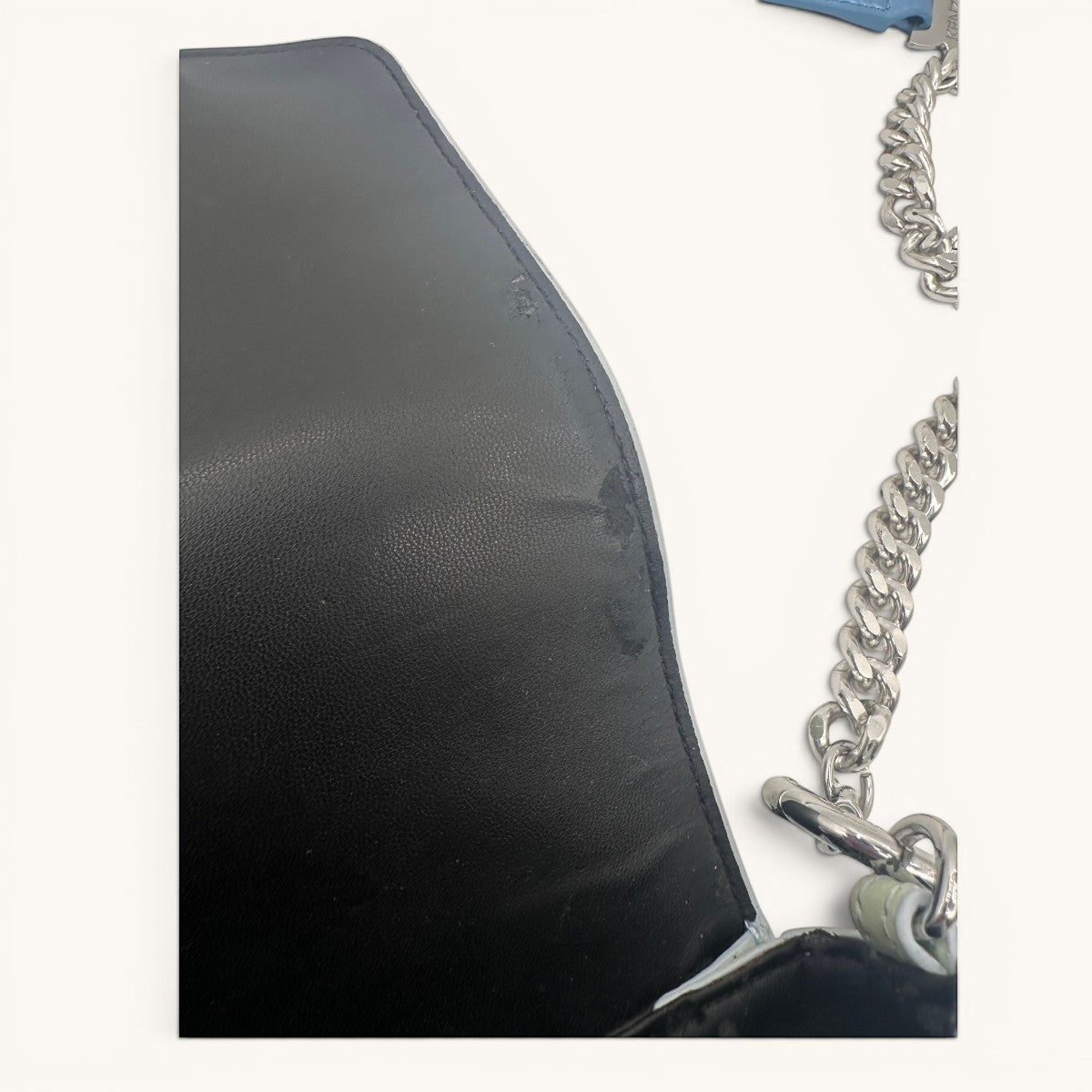 Kenzo · Kenzo Paris · mini bag · top handle bag · crossbody bag · tassel bag · colour block · grey leather bag · chain strap · designer handbag · second hand luxury · prabangios rankinės · naudota rankinė · Kenzo originali