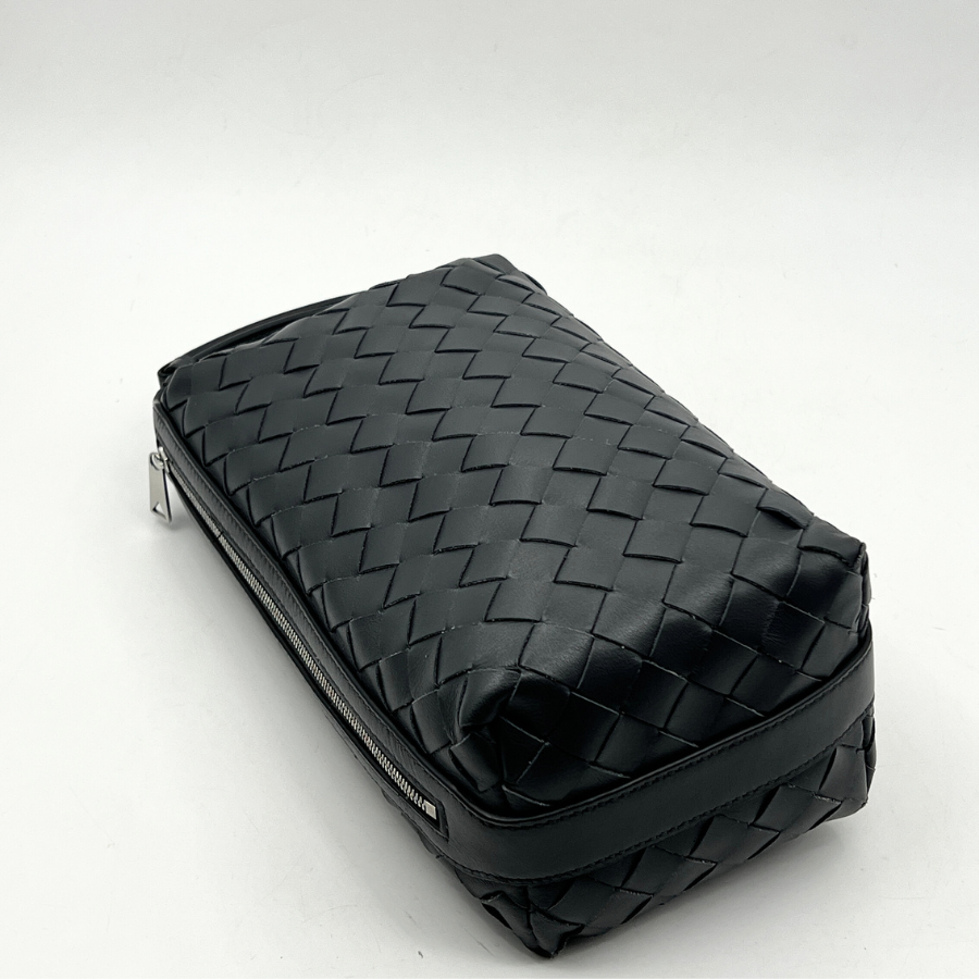 Intrecciato Vertical Wallace Pouch