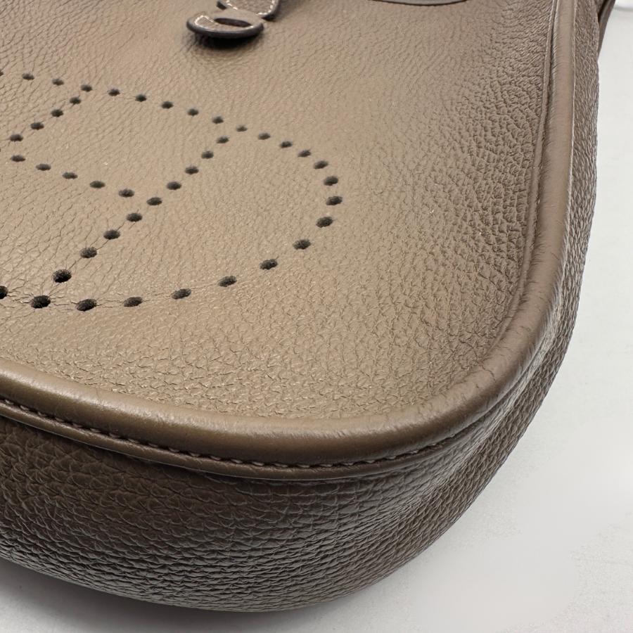 Hermès Evelyne 29 Taupe Leather Shoulder Bag