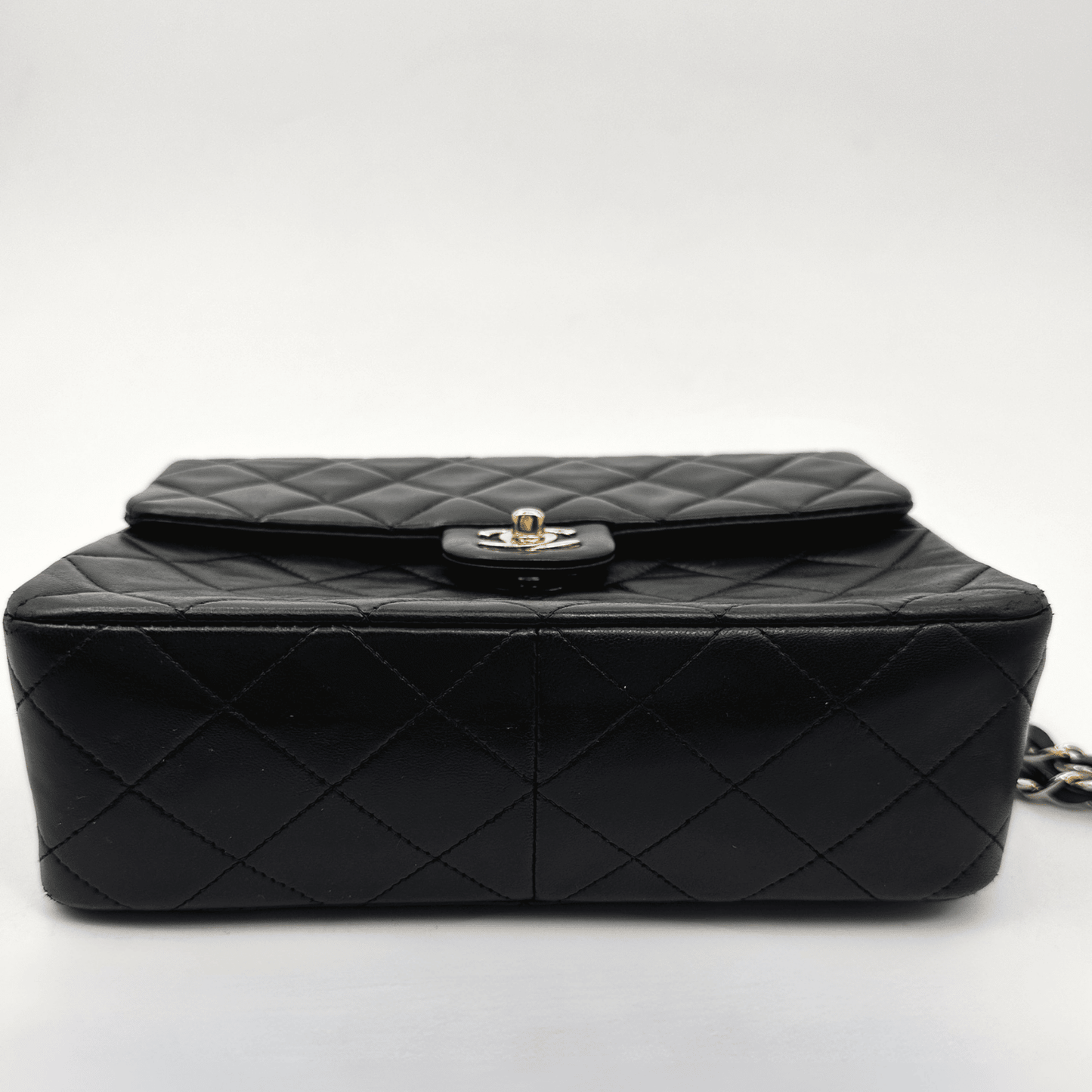 Vintage Matelasse 20 Flap Chain Shoulder Bag