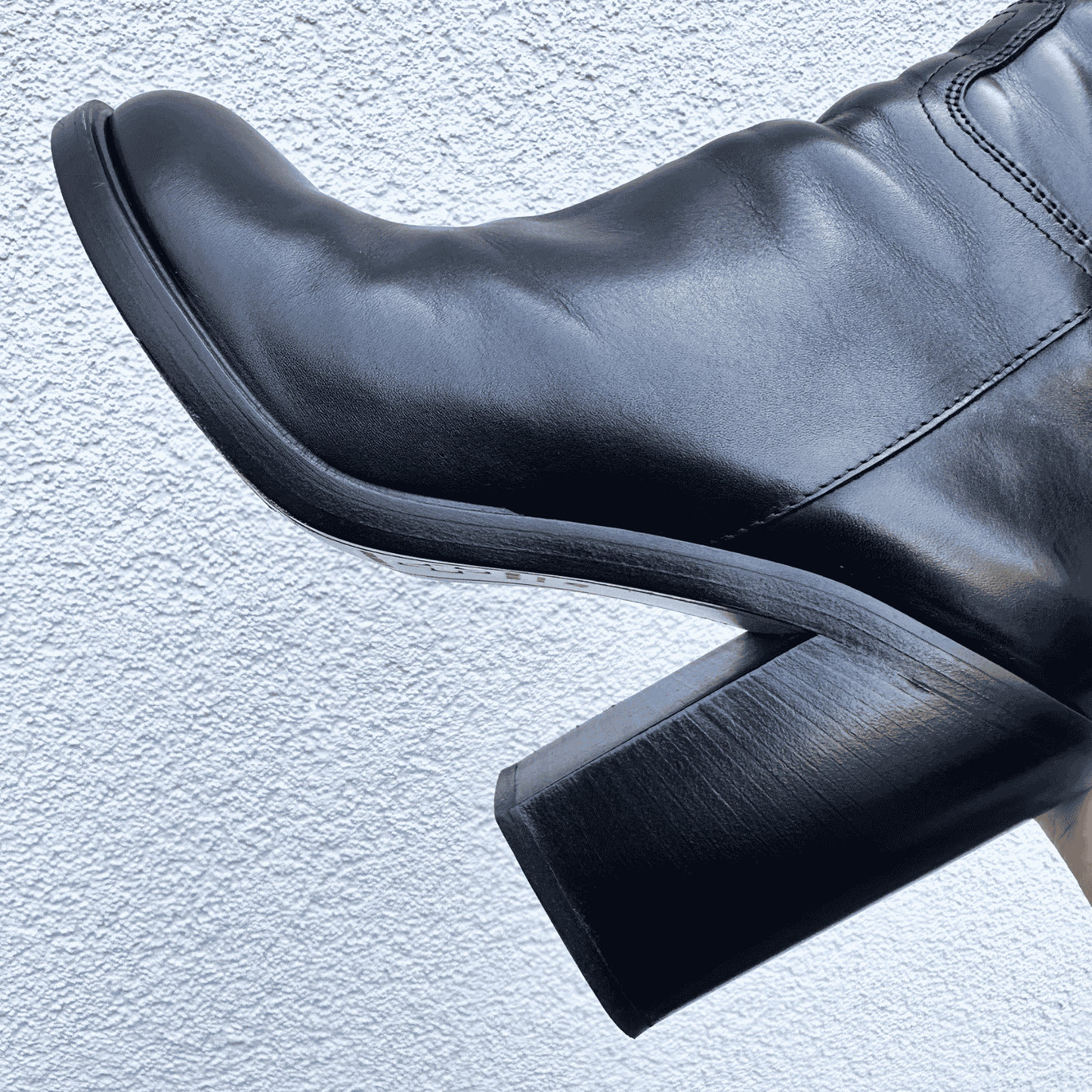 X010 Boots