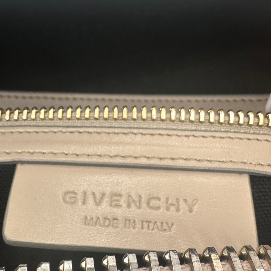 Antigona Medium Handbag