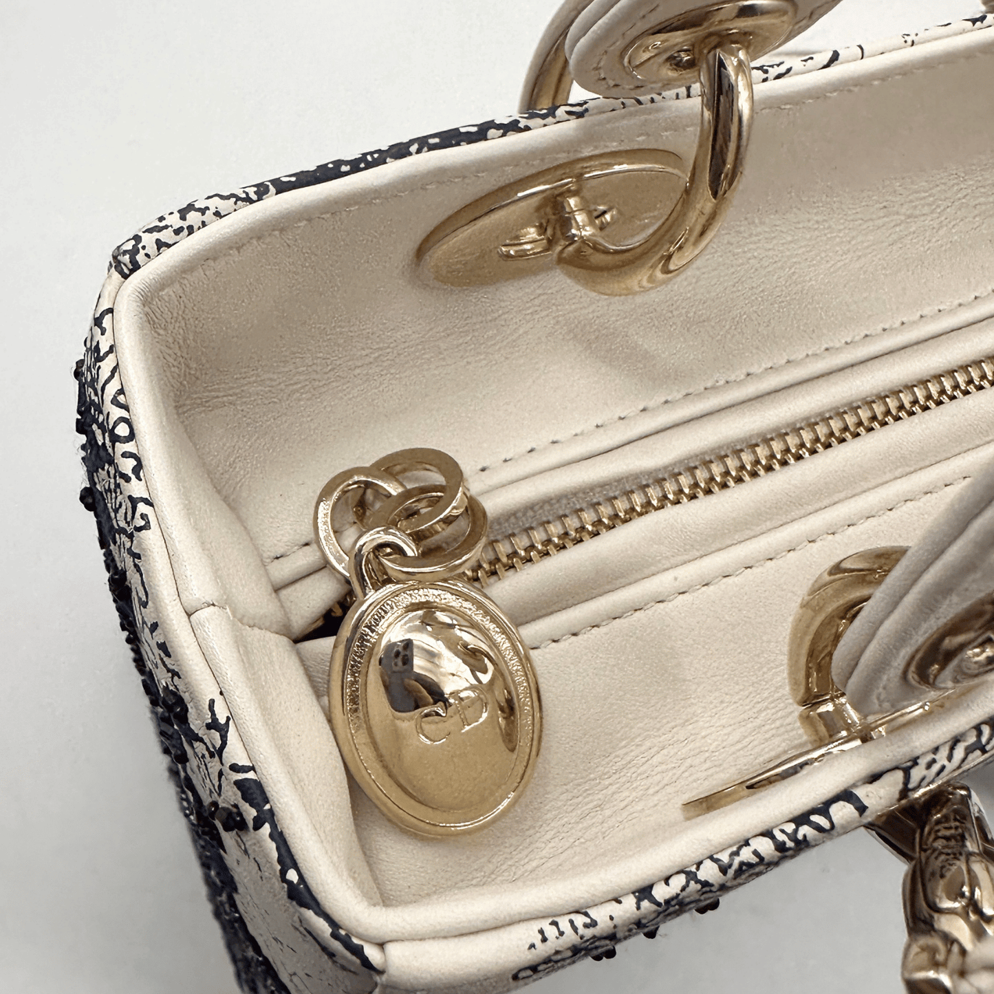 Lady Dior Medium